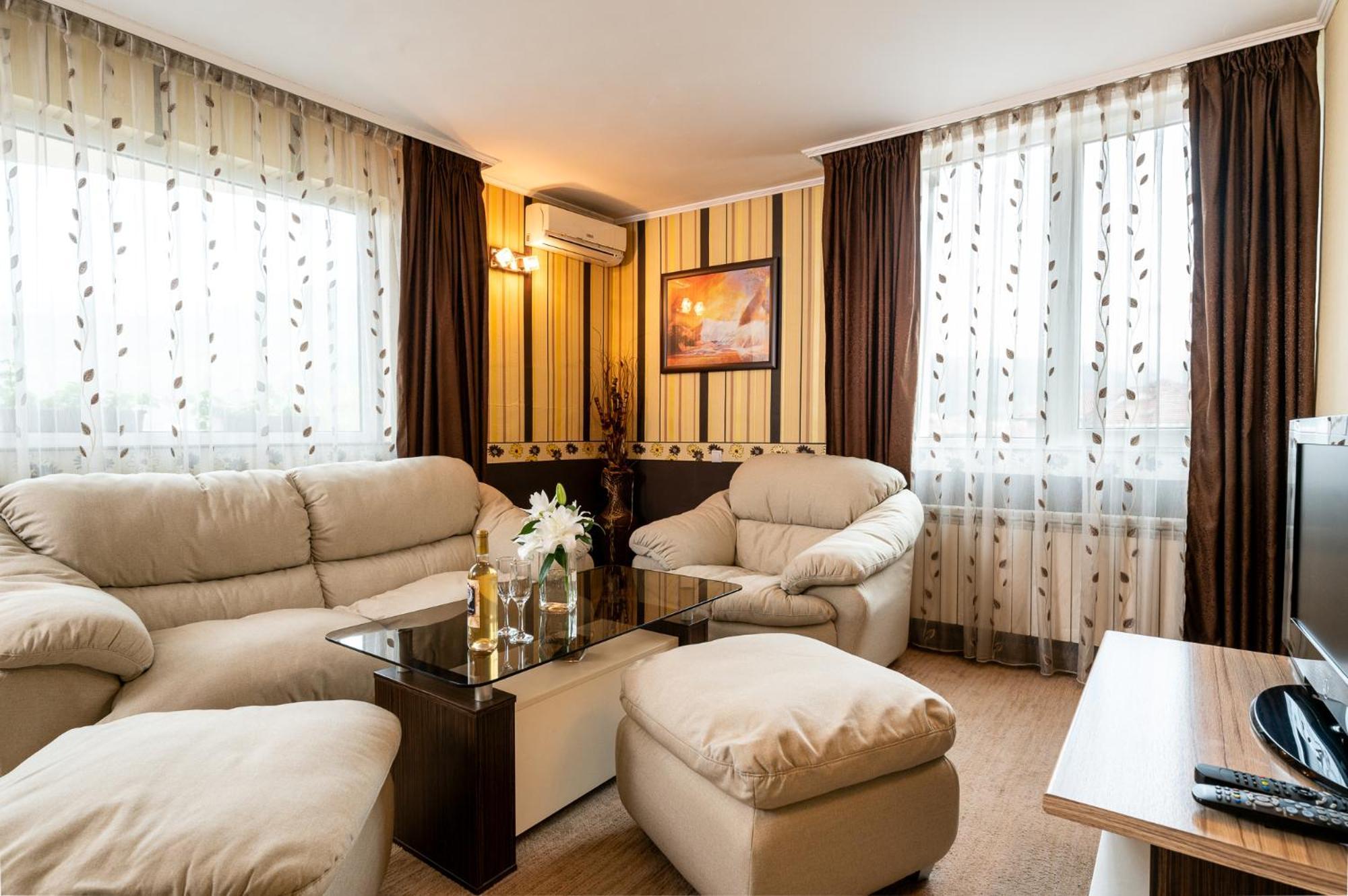 Spa Hotel Holiday Velingrad Bagian luar foto