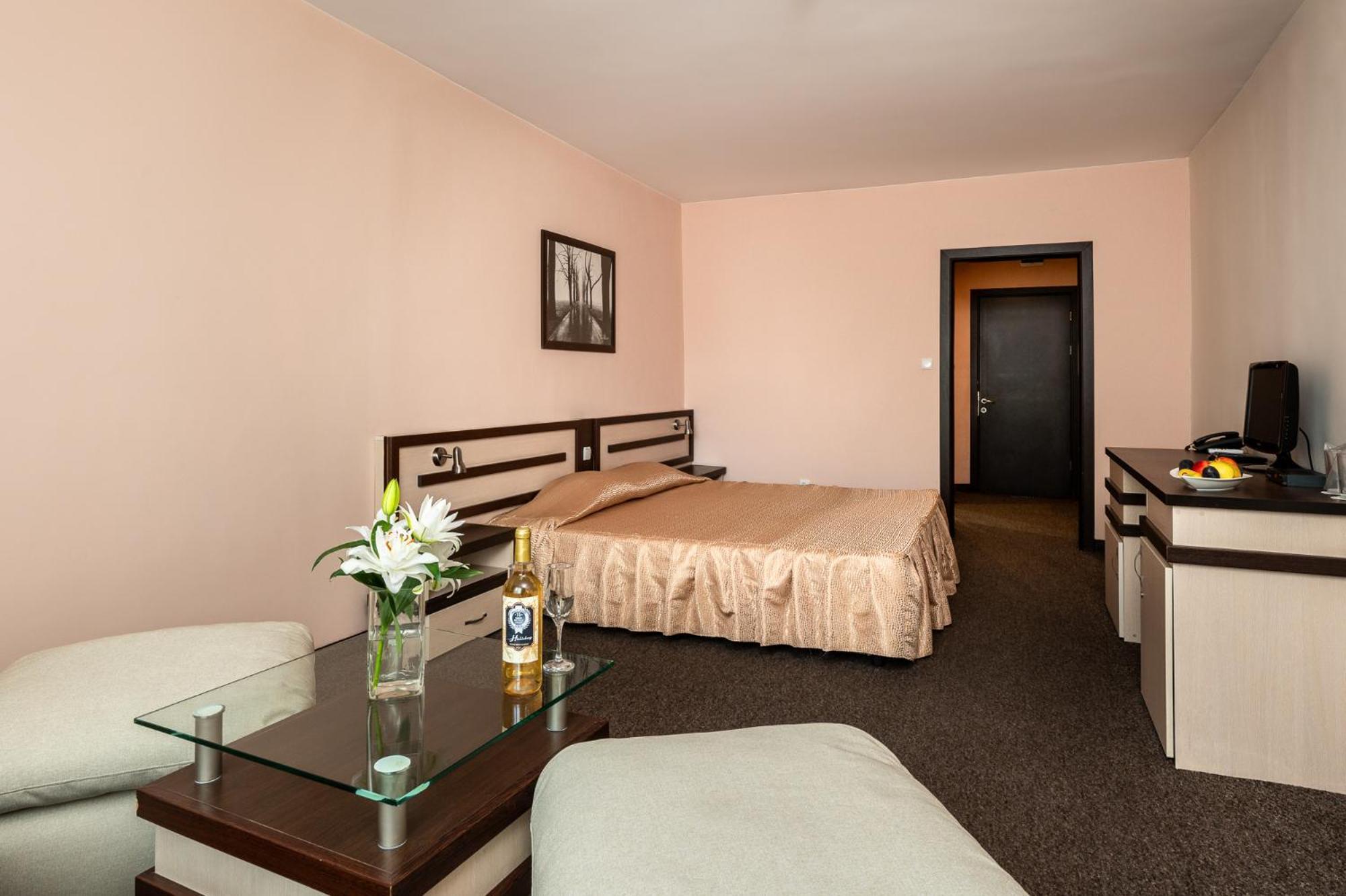 Spa Hotel Holiday Velingrad Bagian luar foto