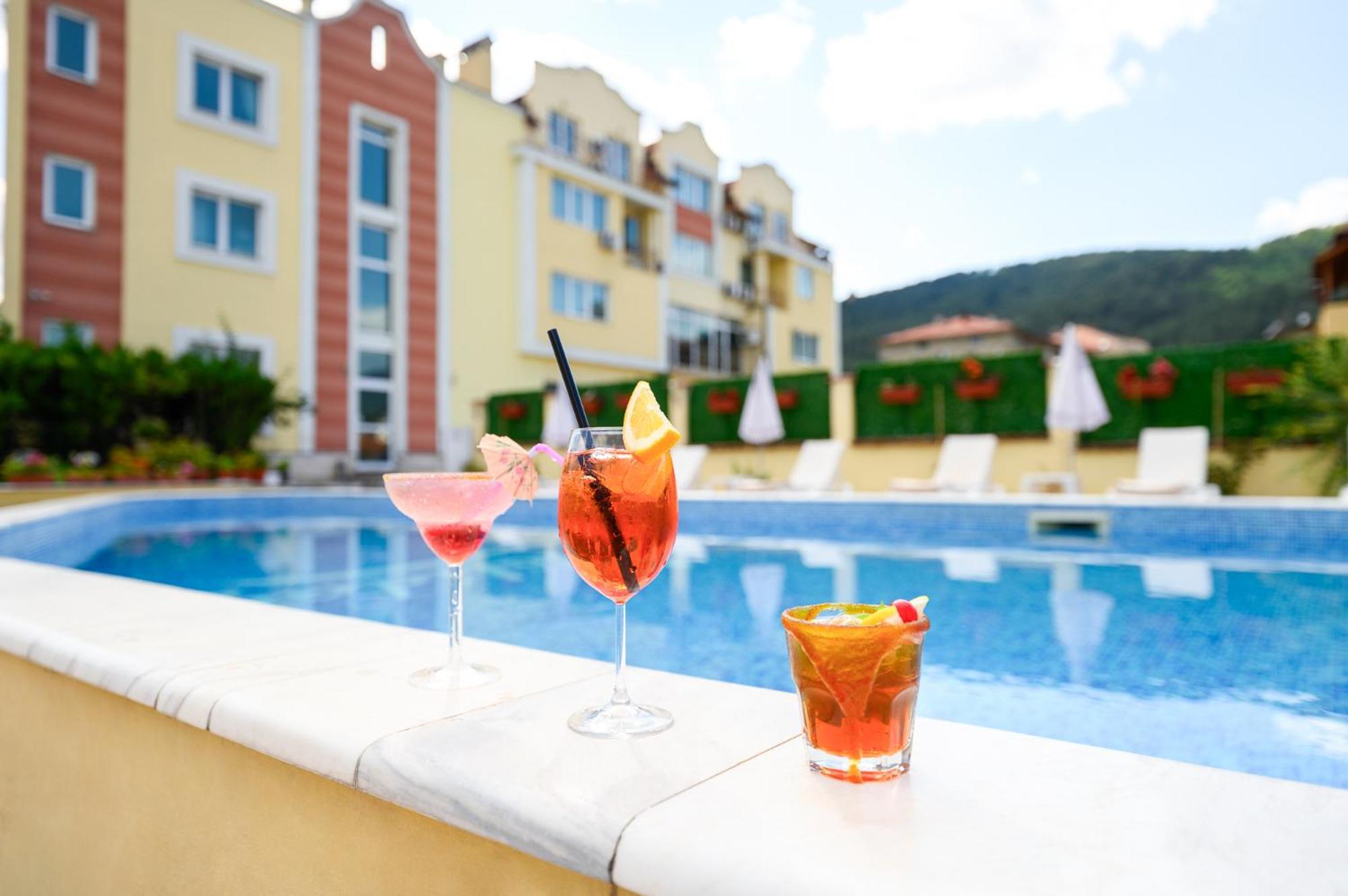 Spa Hotel Holiday Velingrad Bagian luar foto