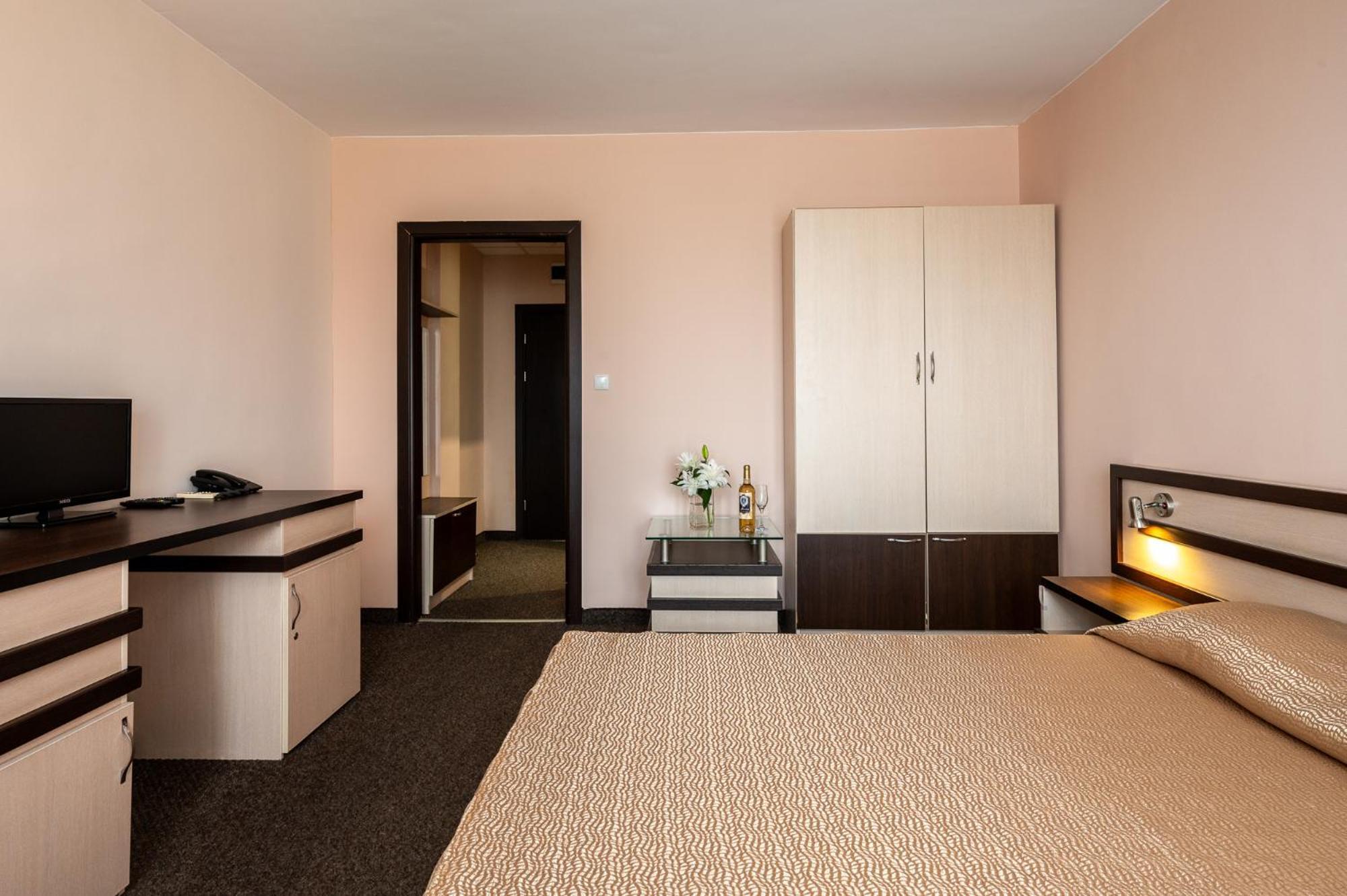 Spa Hotel Holiday Velingrad Bagian luar foto