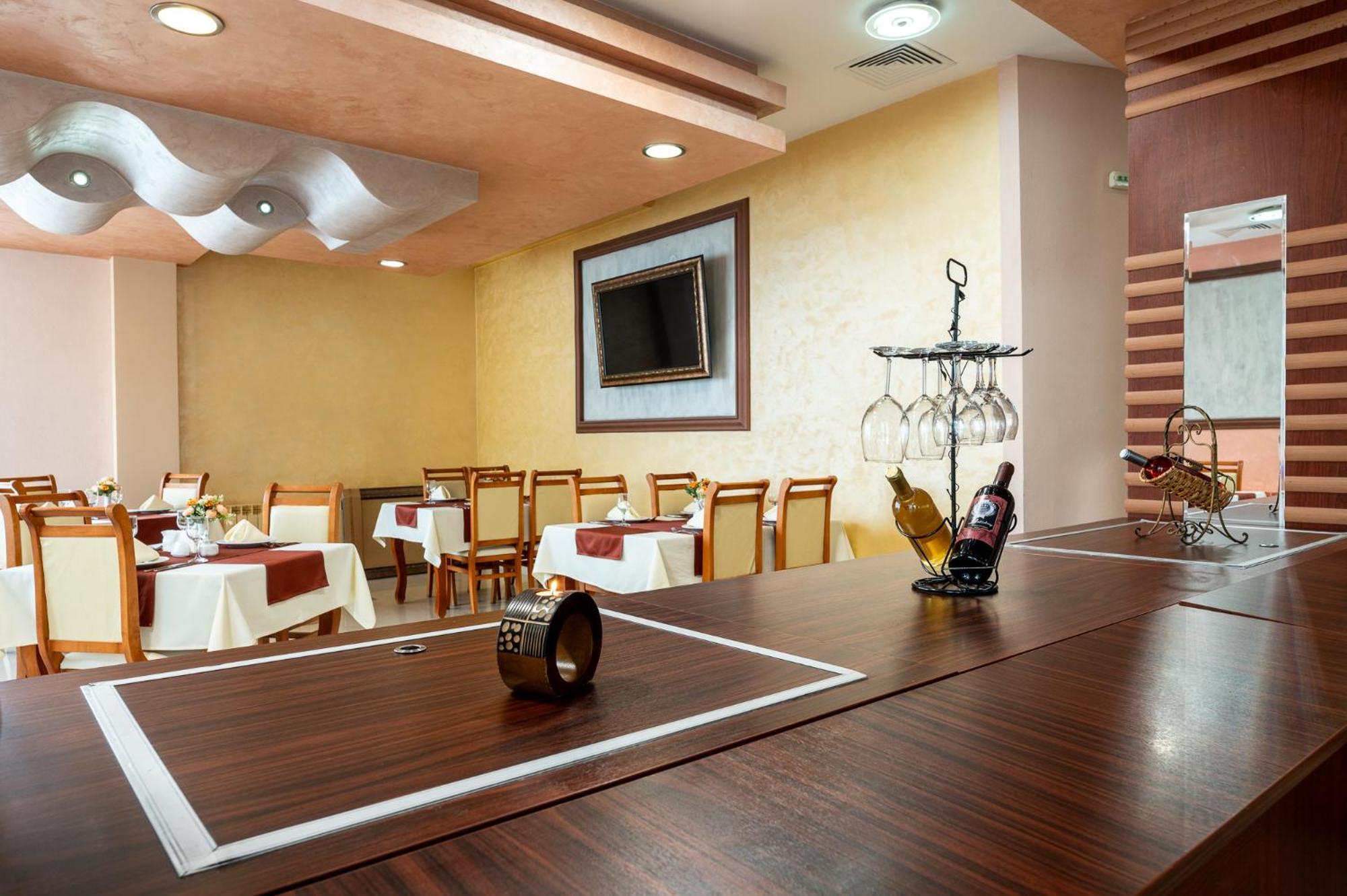 Spa Hotel Holiday Velingrad Bagian luar foto