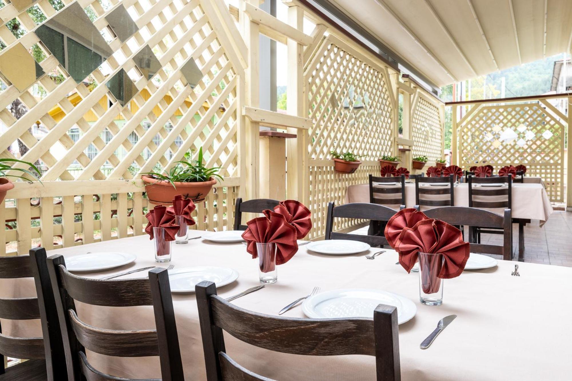 Spa Hotel Holiday Velingrad Bagian luar foto