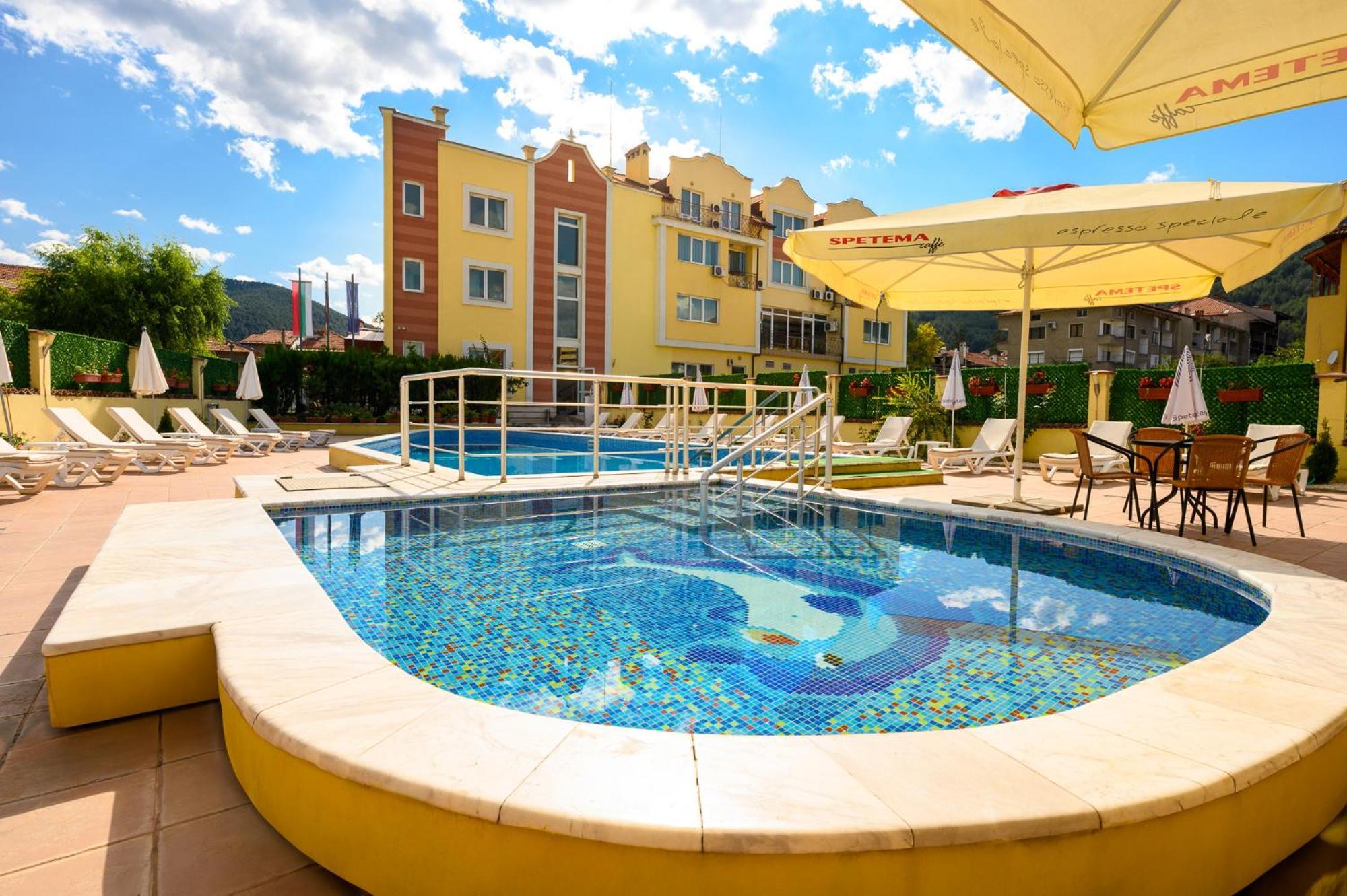 Spa Hotel Holiday Velingrad Bagian luar foto
