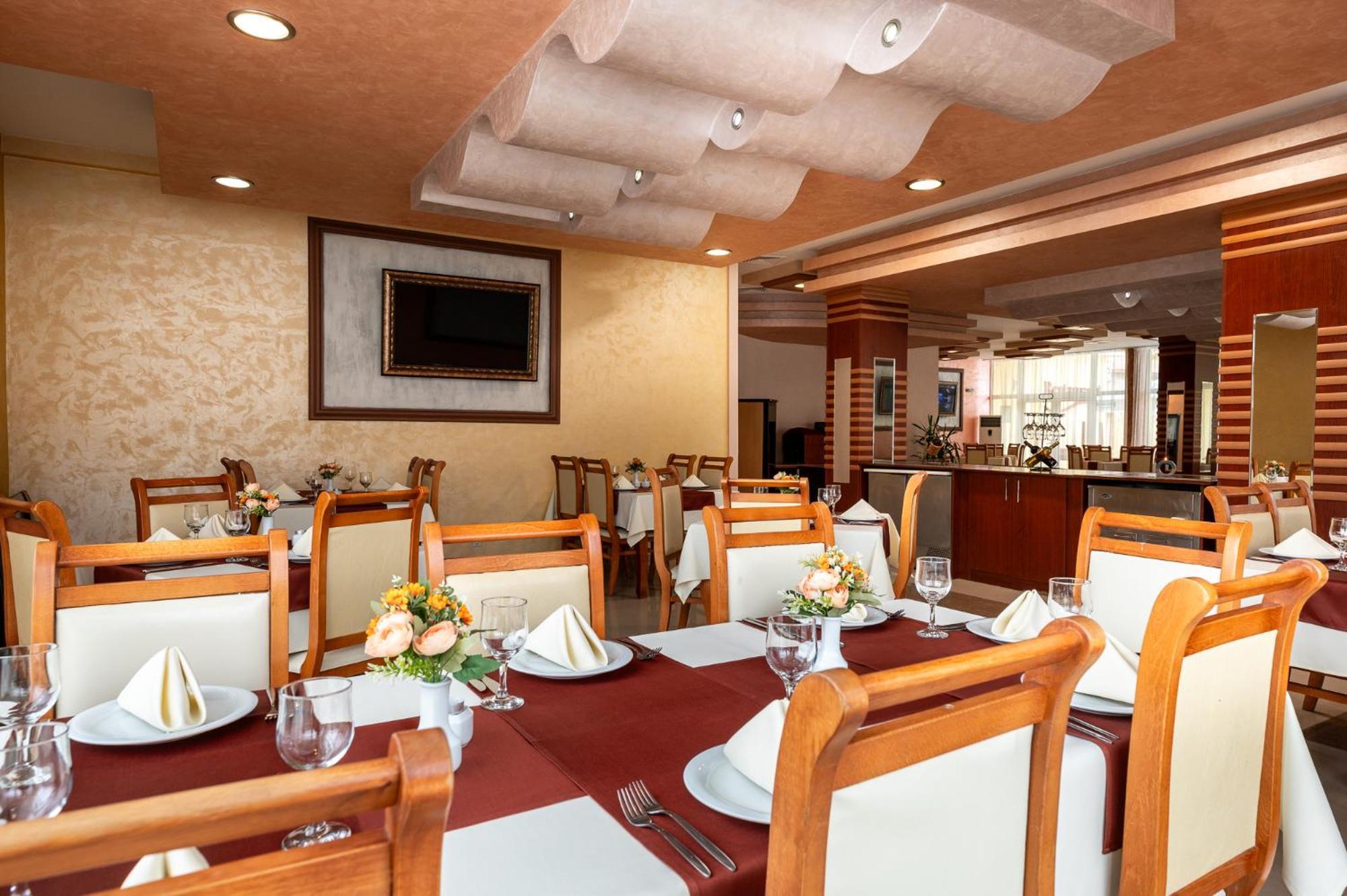 Spa Hotel Holiday Velingrad Bagian luar foto