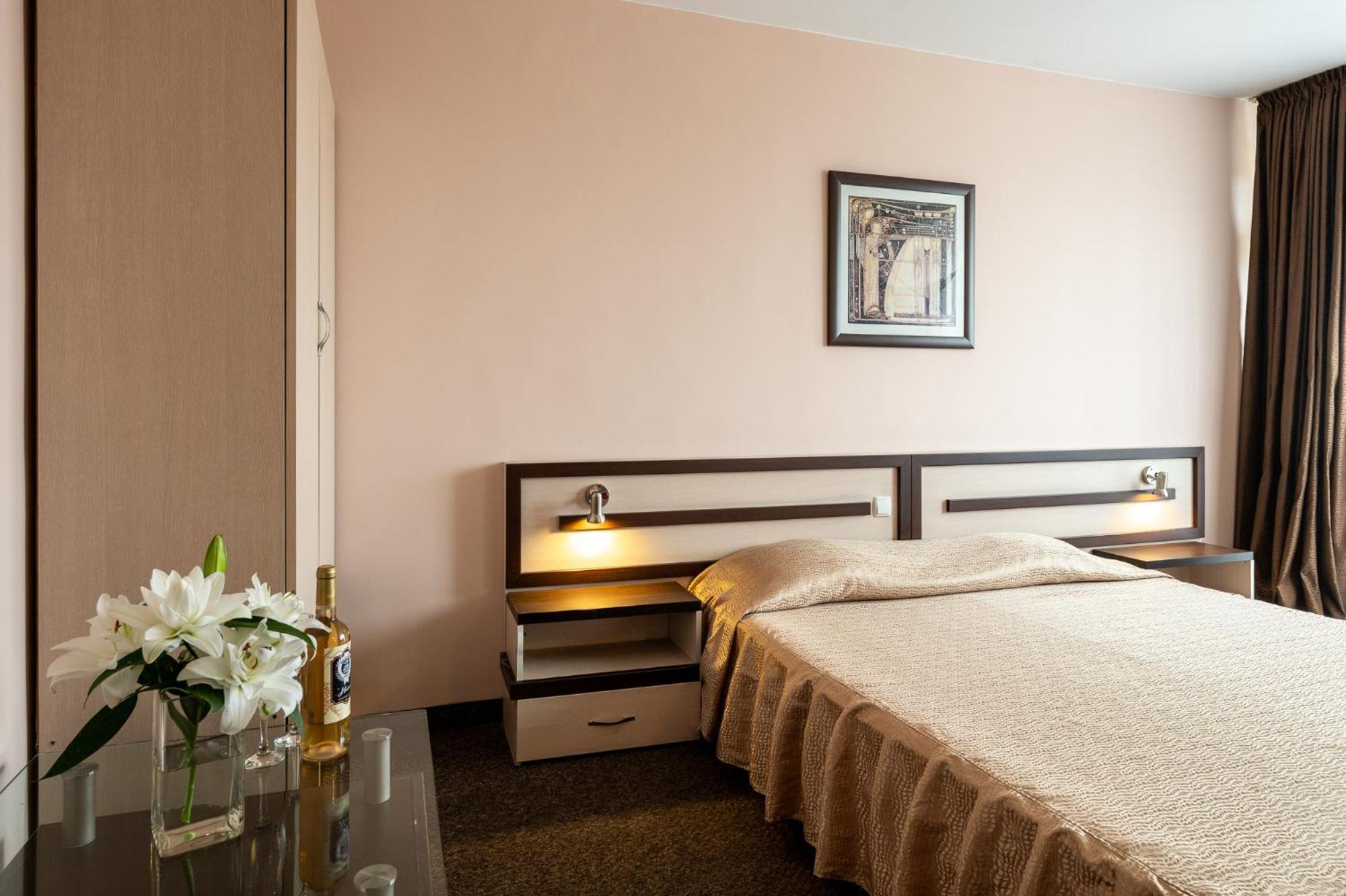 Spa Hotel Holiday Velingrad Bagian luar foto