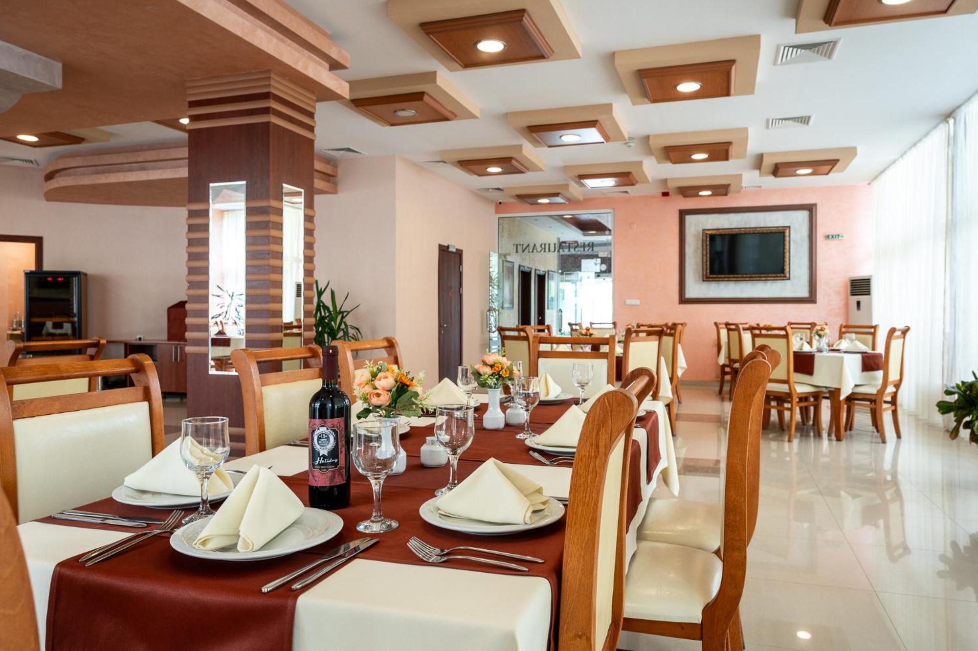 Spa Hotel Holiday Velingrad Bagian luar foto